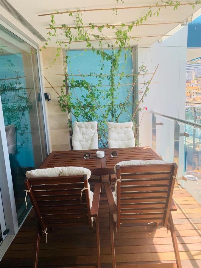 Apartmán Luxe Studio Seconds From The Marina And City Centre Gibraltar Exteriér fotografie
