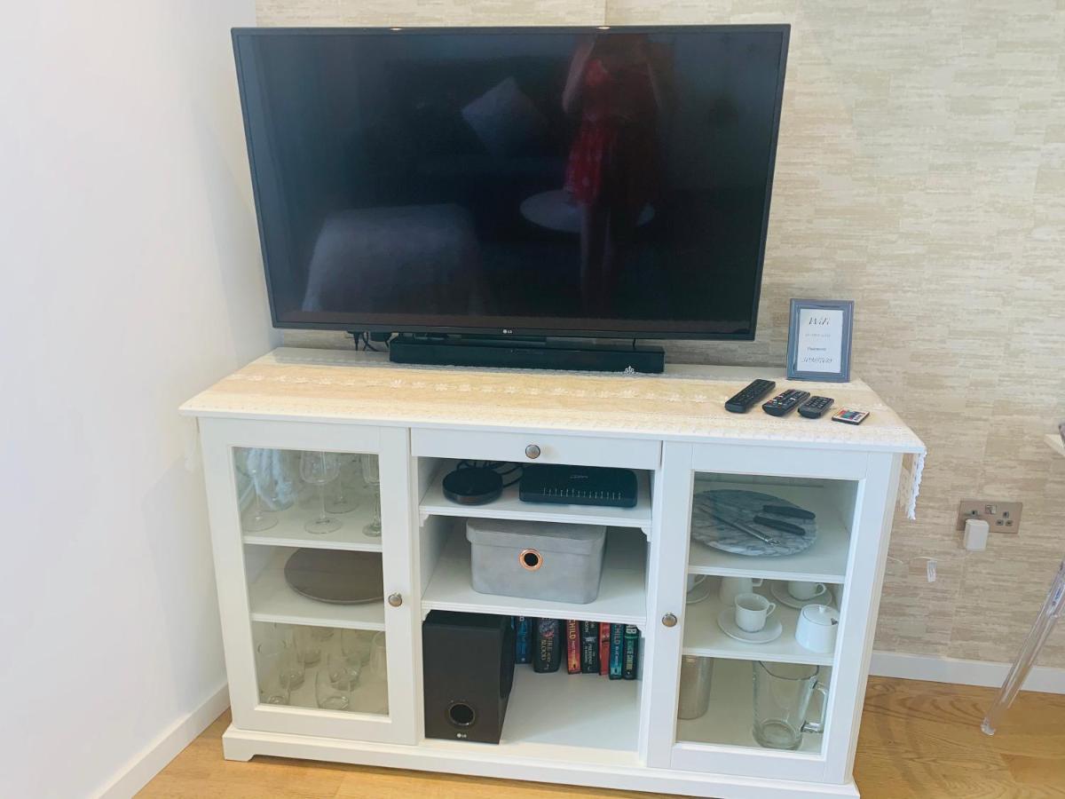 Apartmán Luxe Studio Seconds From The Marina And City Centre Gibraltar Exteriér fotografie